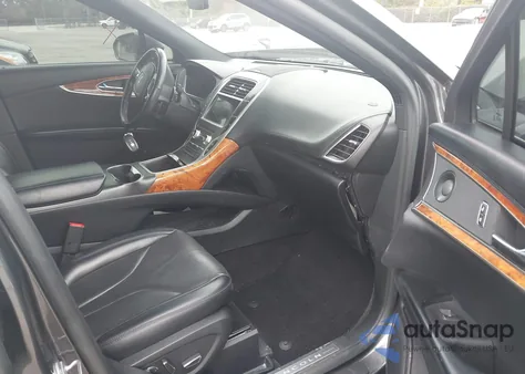 2019 Lincoln Nautilus Reserve z USA, uszkodzony, nr VIN 2LMPJ8L9XKBL13045